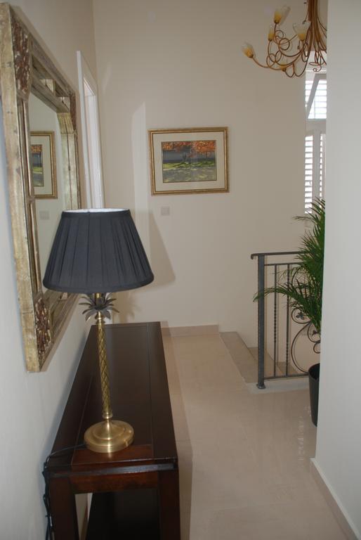 Villa Antipodes