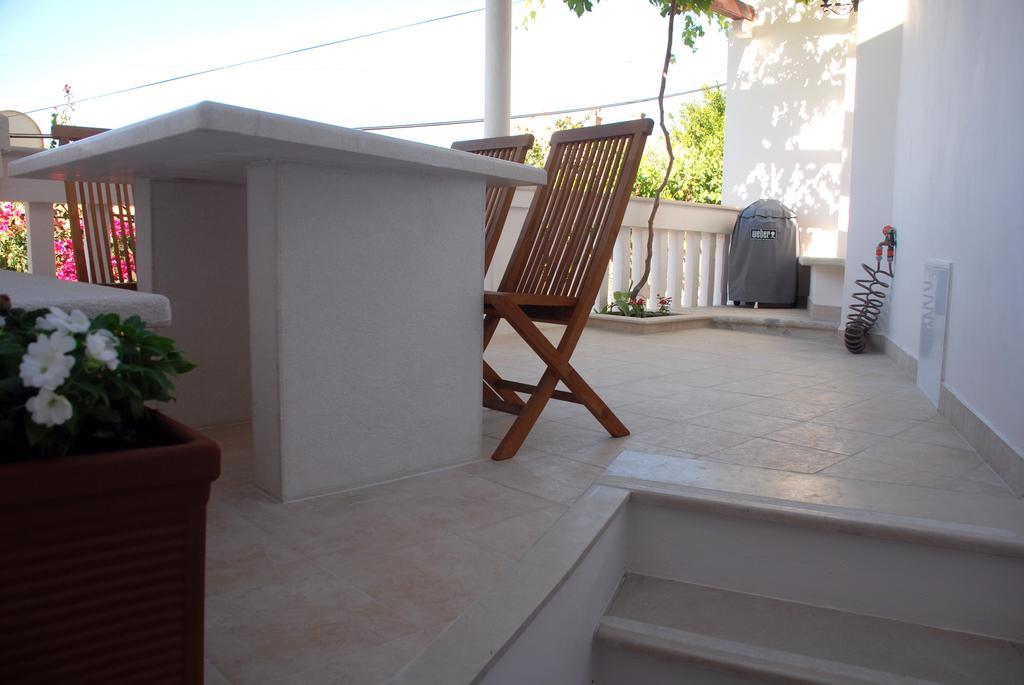 Antipodes Villa